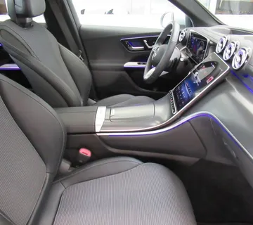 Mercedes-Benz GLC 300 de 4M Avantgarde/Panorama/Head-up/Kuka/DC - cover