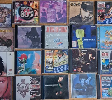 Prodajem glazbene CD/DVD - Zagreb