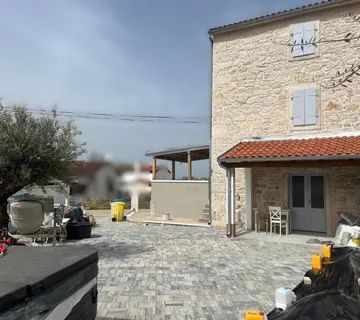 POREČ-RENOVIRANA KAMENA KUĆA NA PRODAJI (prodaja) - cover