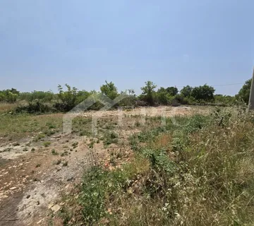 GRAĐEVINSKO ZEMLJIŠTE U BLIZINI ZADRA - cover