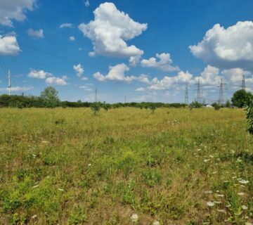 GRAĐEVINSKO ZEMLJIŠTE 7590m2 U GOSPODRASKOJ ZONI U ĐAKOVU. - cover