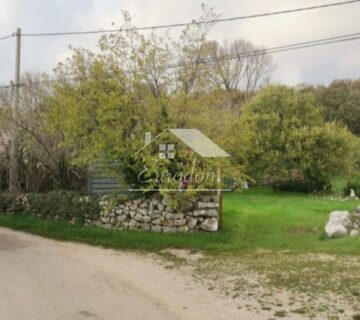 Građevinsko zemljište sa objektom, 2km do mora - cover