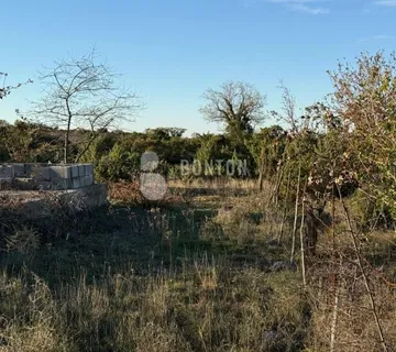 GRAĐEVINSKO ZEMLJIŠTE-POLJICA - cover