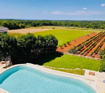 PREKRASNA KAMENA VILA (200 m²) , S BAZENOM – VIŽINADA - cover