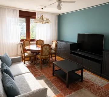 Trosoban stan, 70 m², Malešnica, Zagreb – pogled na park, 2 lođe, spremište