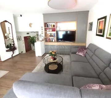 Svijetao 3-sobni stan, NKP 88 m2 - Vrapče, Zagreb