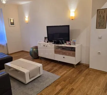 Trosoban stan 78 m2 - blizina Petrove - Zagreb