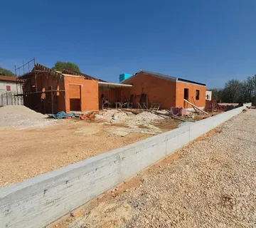 Lijepa prizemnica nedaleko Poreča - Labinci, Kaštelir - Labinci
