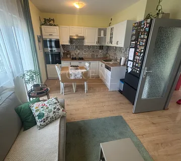 Stan Zagreb Dubrava, Trnovčica, 65 m2, PRILIKA