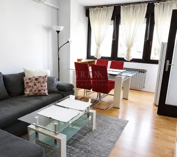 Prvi red do Jaruna, Ugodan 2-sobni stan, 35 m2 - Jarun, Zagreb - cover