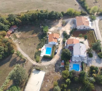 Lijepo imanje, Žminj okolica, sa 10000 m2 zemljišta, prodaja