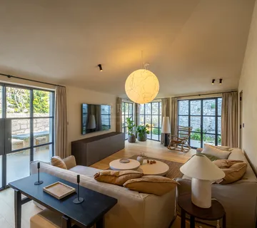 Luksuzna kuća u Vrsaru za najam – 2 spavaće sobe, Jacuzzi, sauna i terasa - cover