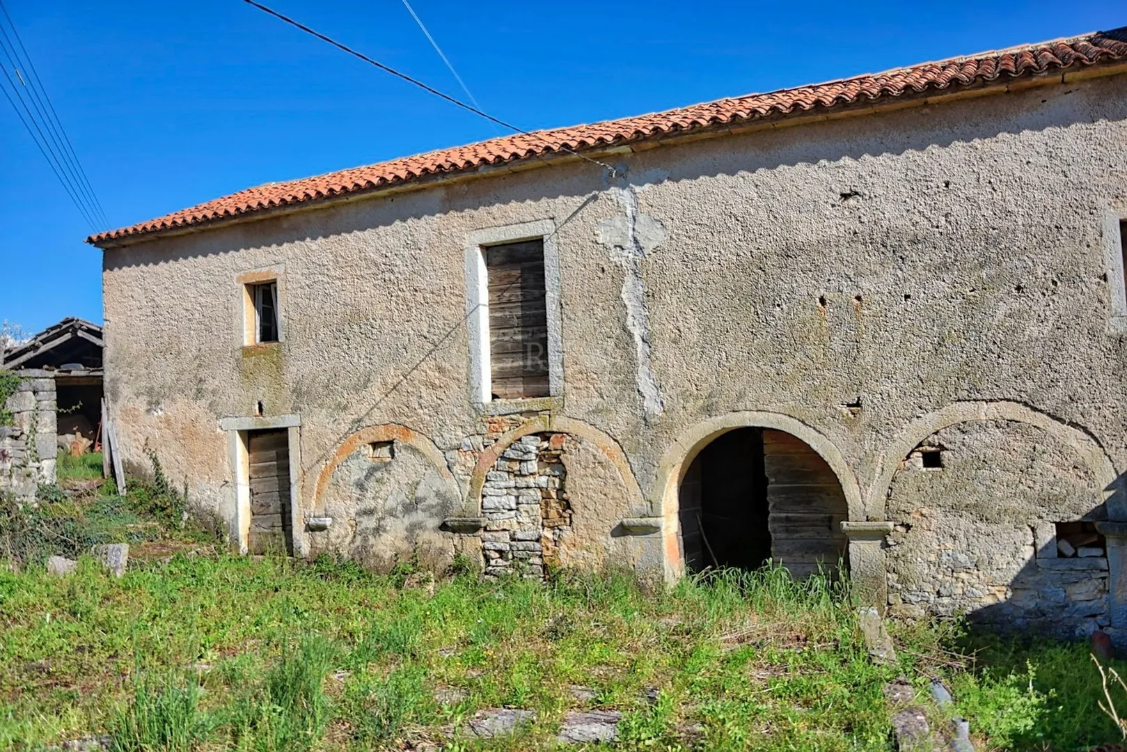 Kamena kuća za adaptaciju 15 km od Poreča - cover