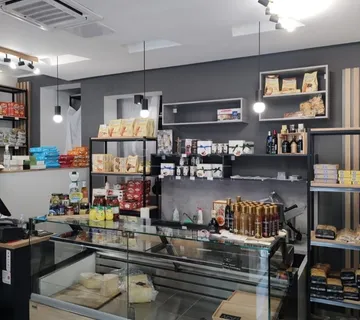 Prodaja poslovnog prostora - uličnog lokala - Maksimir - 70 m2 - Zagreb