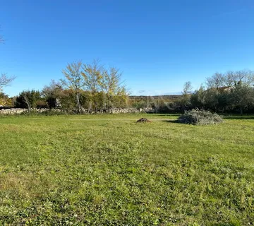 Građevinsko zemljište udaljeno 15 km. od Poreča - cover