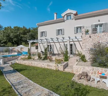 PREKRASNA VILLA FRANGIPANE, CRIKVENICA, 180 m2