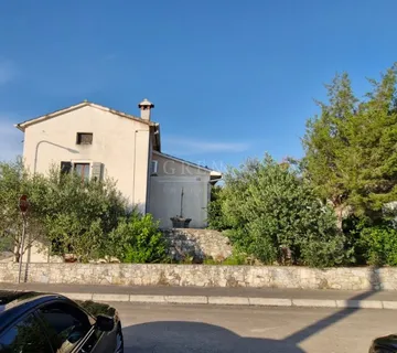 Istarska kamena kuća sa pogledom na more - cover