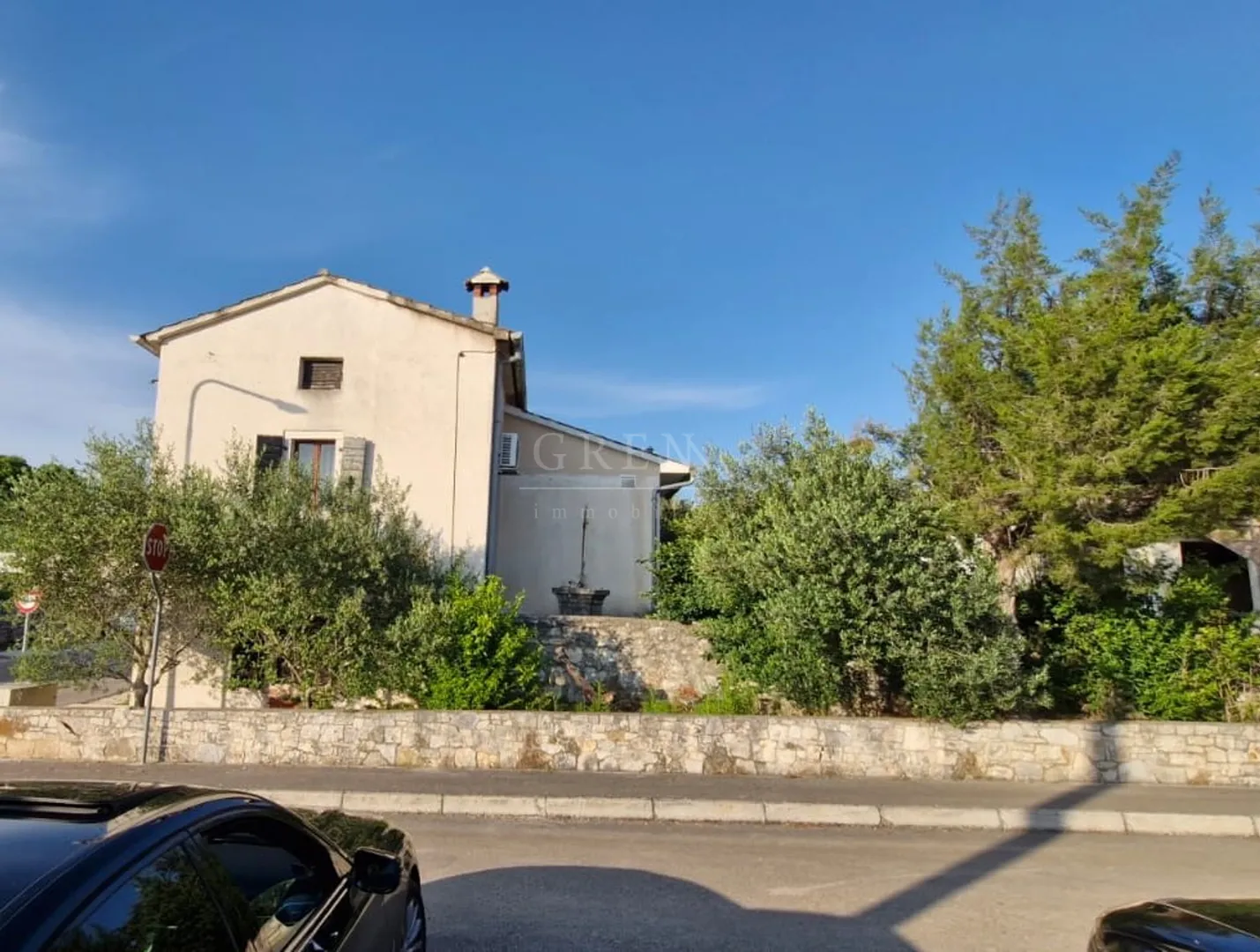 Istarska kamena kuća sa pogledom na more - cover