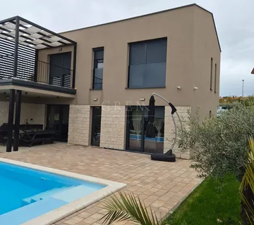 Poreč, okolica, niskoenergetska moderna vila sa bazenom u novogradnji , 550.000,00 € + PDV - cover