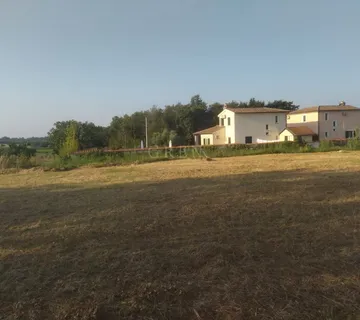 Građevinsko zemljište 4,5 km od mora, 1280 m2 - cover