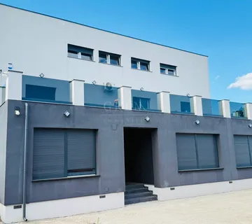 LUKSUZNA MODERNA KUĆA, 400 m2, S PADEL IGRALIŠTEM,RESNIK, ZAGREB