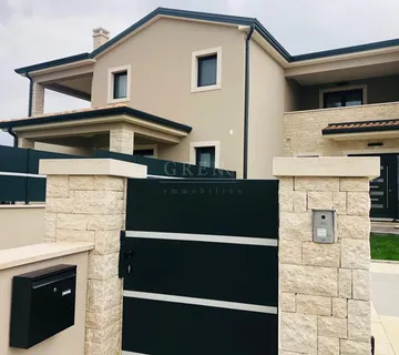 Lijepa dvojna kuća u okolici Poreča, pogled more, 160 m2, prodaja