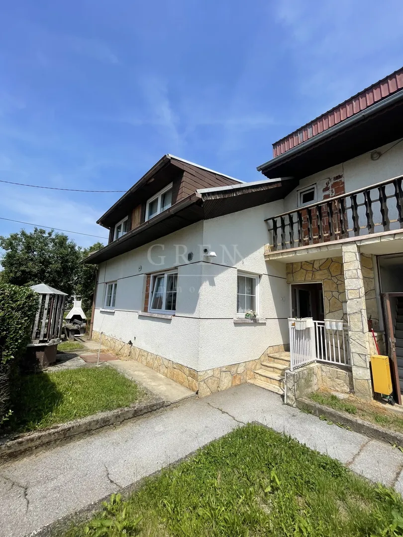 2 kuće Sesvete, 300 m2, 462 m2 parcela, PRILIKA - cover