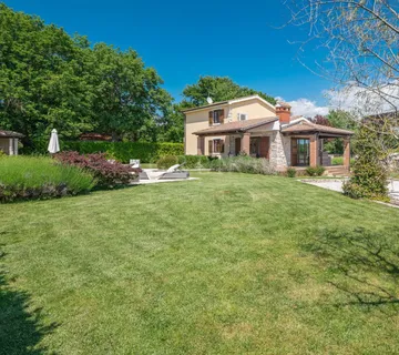 Samostojeća kamena kuća u okolici Poreča Poreča - cover