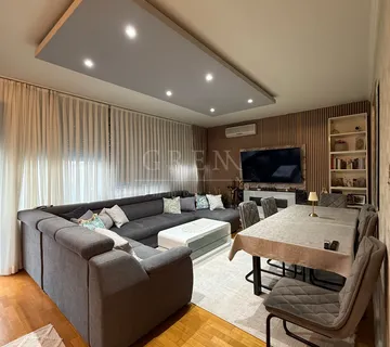 Stan Zagreb Dubrava, 83 m2, balkon, 3S