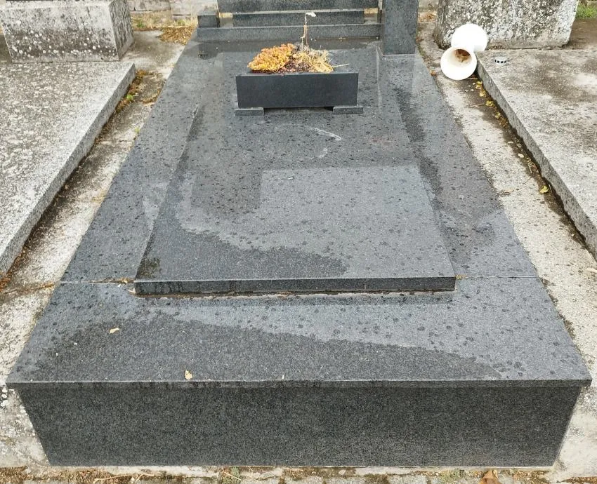 Grobnica na groblju Sv. Ane - cover