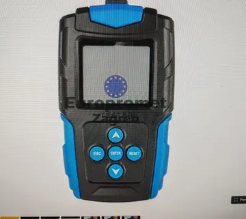 Tester akumulatora 12/ 24V 3Ah-200Ah LCD - cover