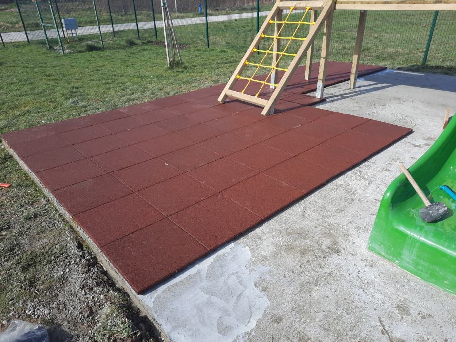 gumene-ploce-djecja-igralista-slika-228674017