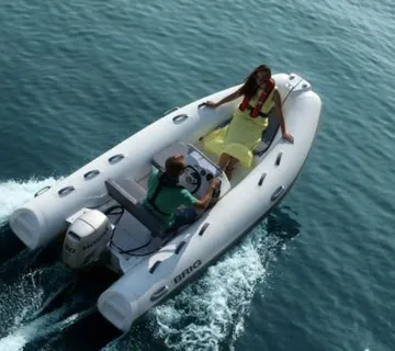 GUMENJAK BRIG FALCON TENDER 380 T - model 2021 - Makarska