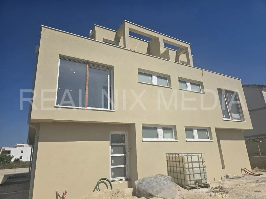 PRIVLAKA-LUKSUZNI DUPLEX ! Bazen. Blizina plaže. - cover