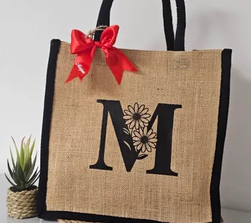 Crna jutena shopping torba s mašnom – midi veličina - cover