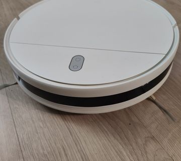 PRODAJEM MI Robot Vacuum - Mop Essential - cover