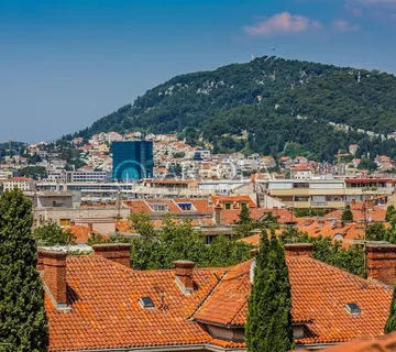 Split, Firule - Dvosoban stan s pogledom na more, 100 m2 - cover