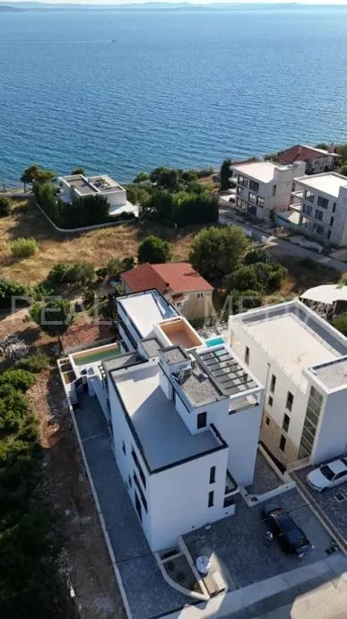 Kožino-PANORAMSKI POGLED NA MORE!LIFT! 80 m DO MORA!CIJELA ETAŽA! - cover