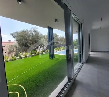 KOŽINO, ZADAR- TROSOBAN STAN S BAZENOM - cover