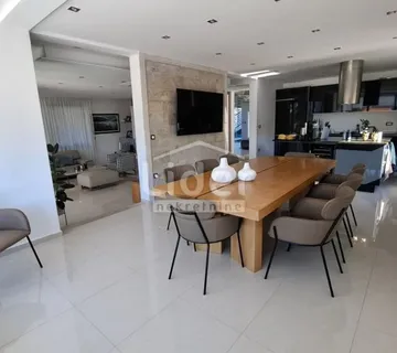 Vila s vanjskim i unutarnjim bazenom,saunom ,Crikvenica - cover