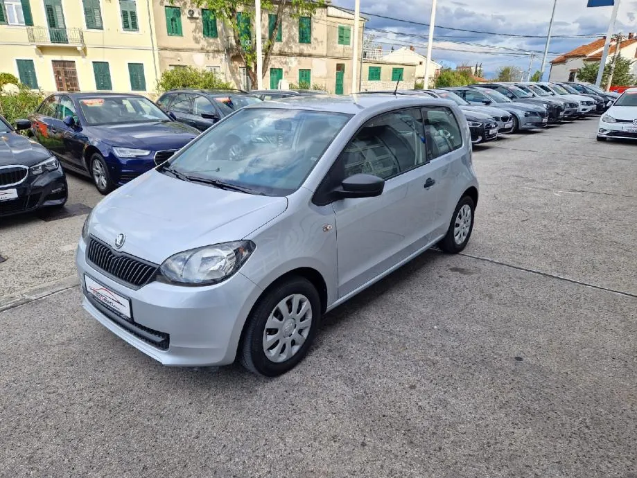 ŠKODA CITIGO 1,0 CNG - 2014 - 120.000km - SERVISNA - REG 1 GOD ! - cover