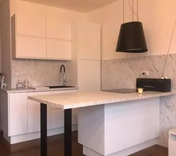 Kuhinja lakirana medijapan bijeli mat sa otokom - cover