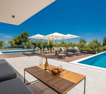 Opatija villla ,165m2. 910.000 EUR/KN + PDV - cover