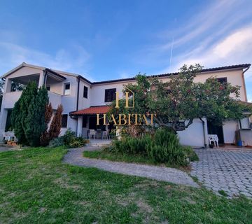 Kuca 358m2 SA 5 APARTMANA , Vizinada (POREČ) - cover