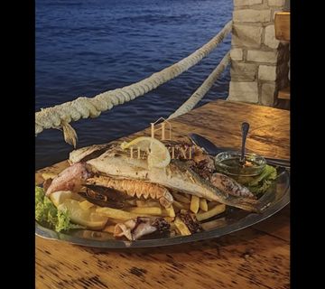 Istra , Umag , stari grad , restoran 156m2 , 80 sjedecih mjesta - cover