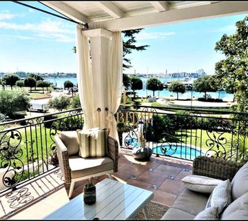 1. RED DO MORA , FANTASTICNA VILLA SA BAZENOM, WHIRLPOOL I TERETANA,UMAG - cover