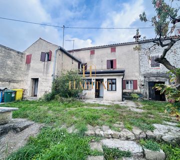 Istra , Momjan okolica , dvije stare kamene kuce 219m2 , stala - cover