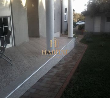 Kuća,Lovrečica, 3 stambene jedinice,okucnica 1098m2 - cover