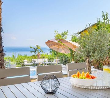 Opatija - luksuzna villa sa bazenom i otvorenim pogledom na more - cover