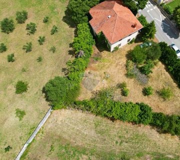 Rovinj,okolica,prekrasna stara vila na 880m2 građevinskog zemljišta - cover